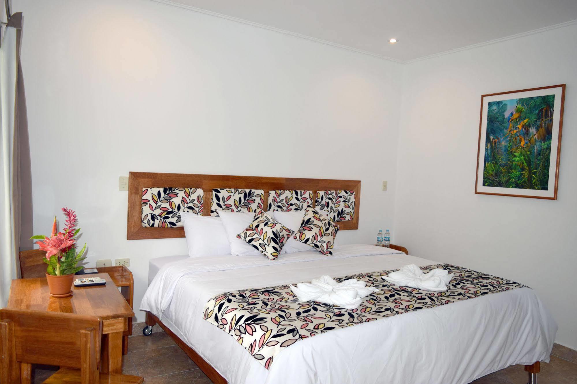 Hotel Jungle House Iquitos Exterior foto